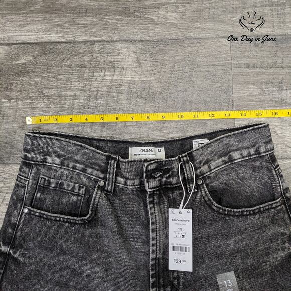 Ardene Juniors High Rise Mom Jeans Size 13 - Picture 3 of 6